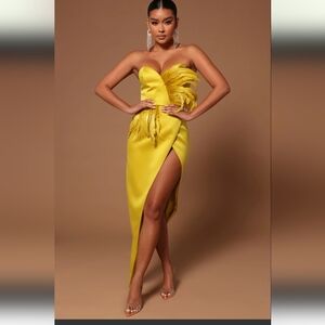 Elegant Chartreuse/Yellow Strapless Dress